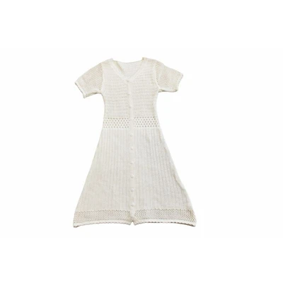 Taw qhia txog dresses