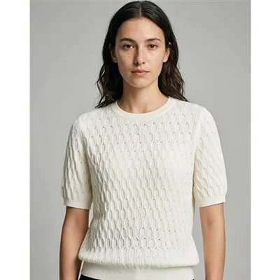 Dawb Textured Knit Lub Tes Tsho luv saum