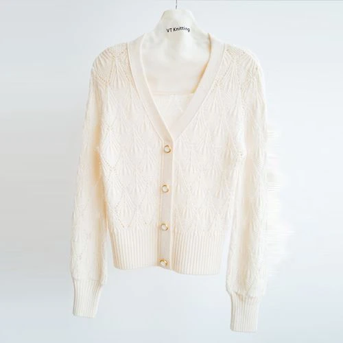 Wool Cable Knit Sweater Poj Niam